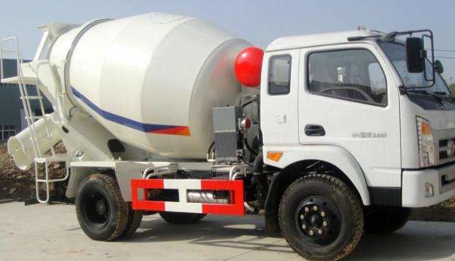水泥搅拌车使用注意事项及燃油系统的维护